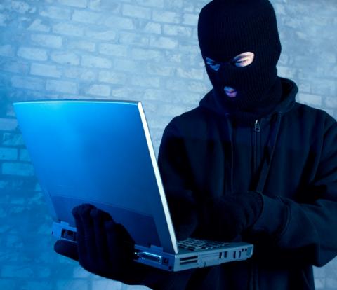 Hackers ... روس يستغلون ثغرتين غير معروفتين Hackers ... روس يستغلون ثغرتين غير معروفتين